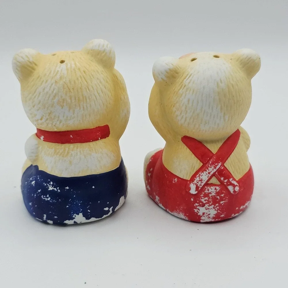 Source Unknown item pair